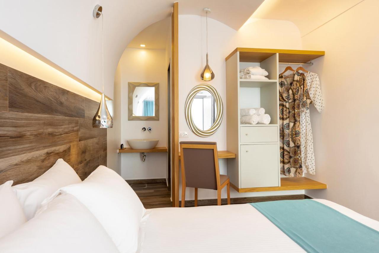Deluxe Hotel Santorini Fira  Zewnętrze zdjęcie